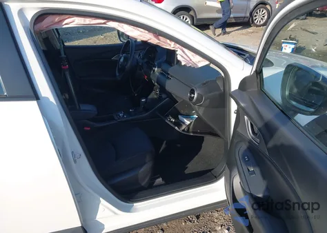 2019 Mazda Cx-3 Sport z USA, uszkodzony, nr VIN JM1DKDB75K1427460